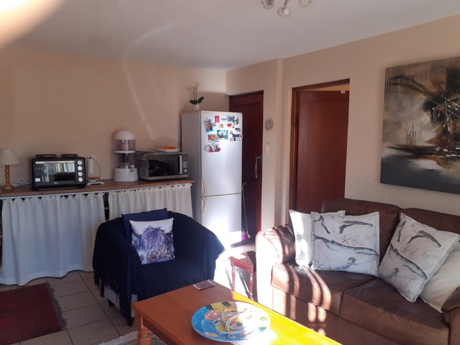 To Let 2 Bedroom Property for Rent in Wavecrest Eastern Cape